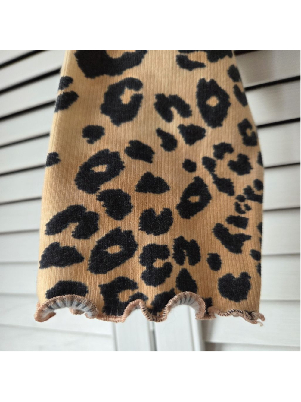 Women's FOREVER 21 Long Sleeve Large Beige Black Leopard Print - Picture 5 of 9